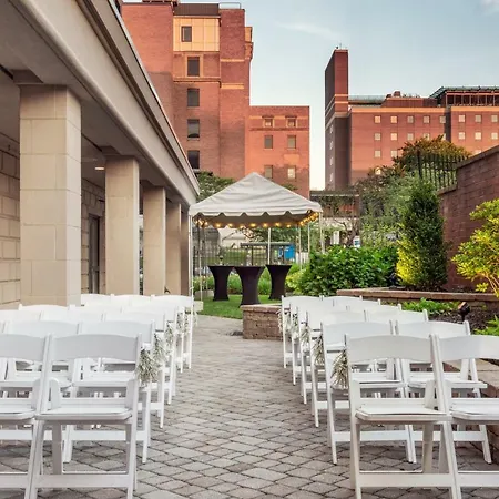 Courtyard Pittsburgh Shadyside