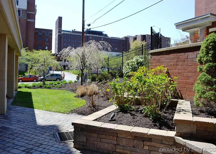 Courtyard Shadyside
