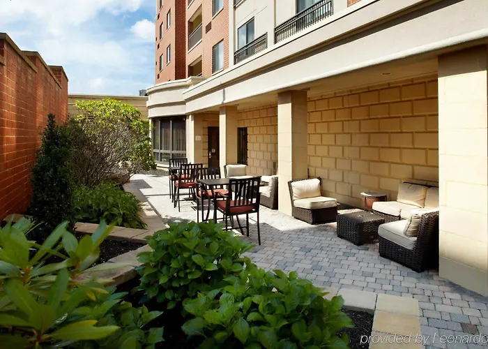 Courtyard Shadyside 3*