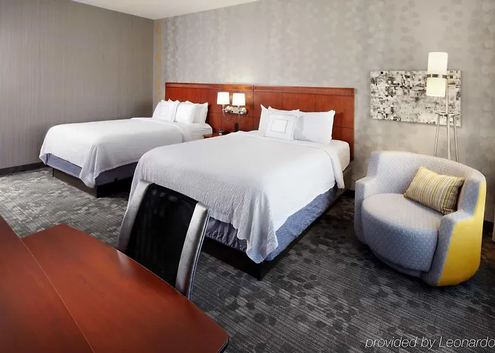 Hotel Courtyard Shadyside 3*