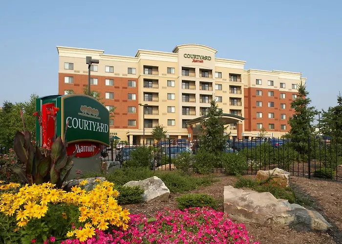 Hotel Courtyard Shadyside 3*
