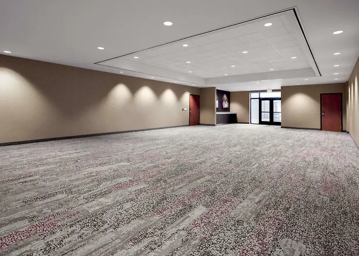 Courtyard Shadyside Hotel 3*